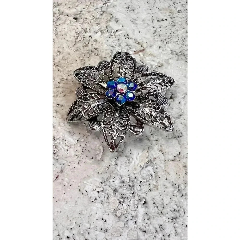 Vintage‎ Lady Remington Signed Silver Rhinestone Flower Brooch
